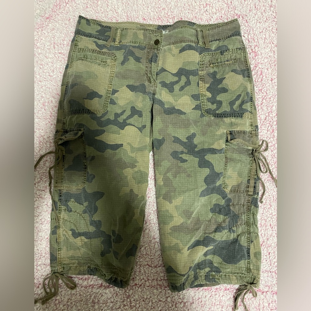 Camo Cargo Women Capri